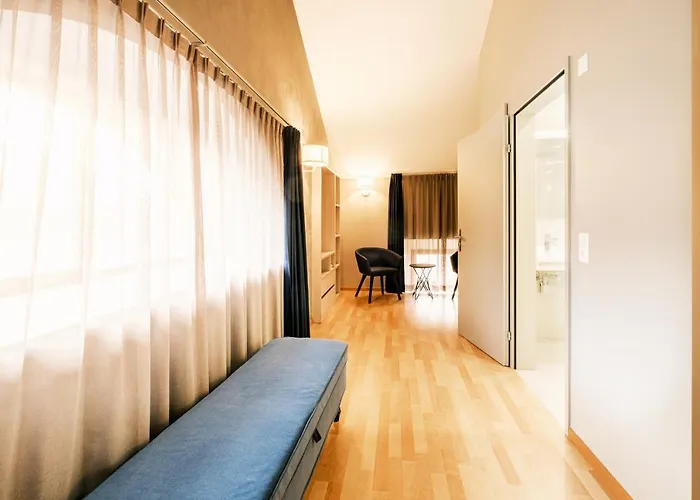 Готель Zurigo Downtown 3*